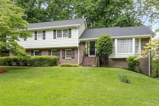 422 Woodstone West Dr, Marietta, GA 30068
