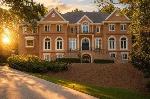135 Lameloise Ln, Atlanta, GA 30327