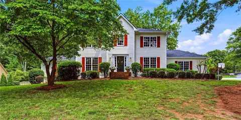 2571 Meadowglen Trl, Snellville, GA 30078