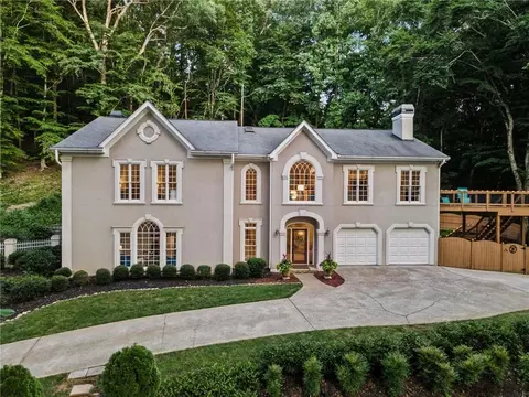 1260 Oakhaven Dr, Roswell, GA 30075