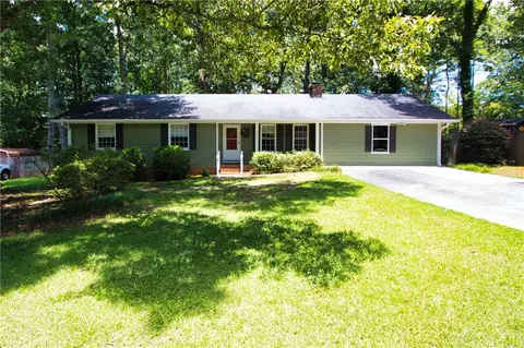 324 Zion Wood Rd, Loganville, GA 30052