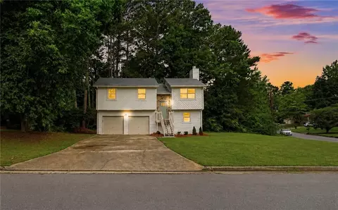 3449 Oak Run Dr, Lithonia, GA 30038