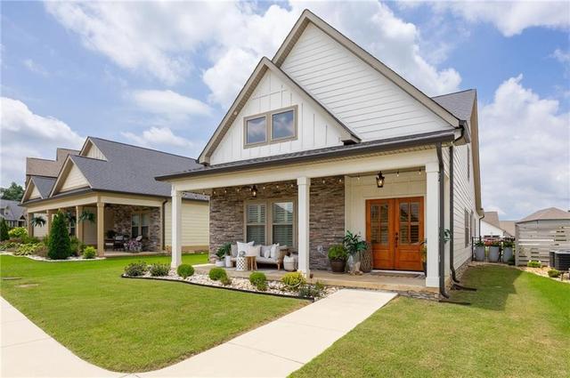 407 Tuscany Village Dr, Ringgold, GA 30736