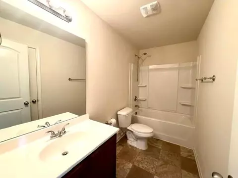 Bath - 964 Compass Dr, Bethlehem, GA 30620 photo 4 of 4