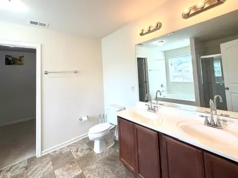 Bath - 964 Compass Dr, Bethlehem, GA 30620 photo 2 of 4