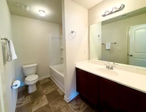 Bath - 964 Compass Dr, Bethlehem, GA 30620 photo 1 of 4