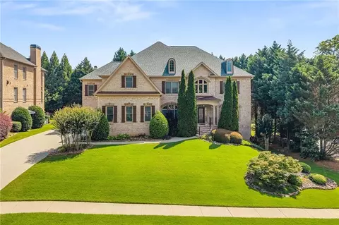 2122 Hunters Green Dr, Lawrenceville, GA 30043