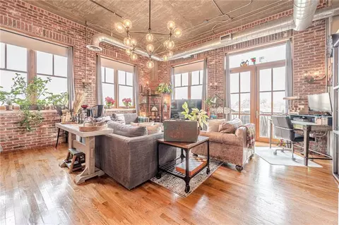 3235 Roswell Rd NE #819, Atlanta, GA 30305