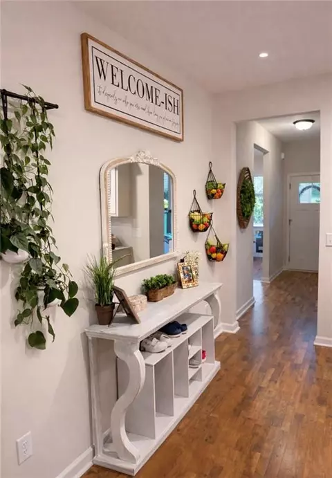 Entry Way - 101 Fenwick Manor Dr, Lagrange, GA 30241 photo 1 of 2