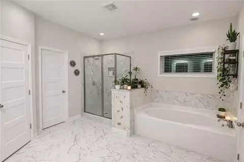 Bath - 101 Fenwick Manor Dr, Lagrange, GA 30241 photo 1 of 3