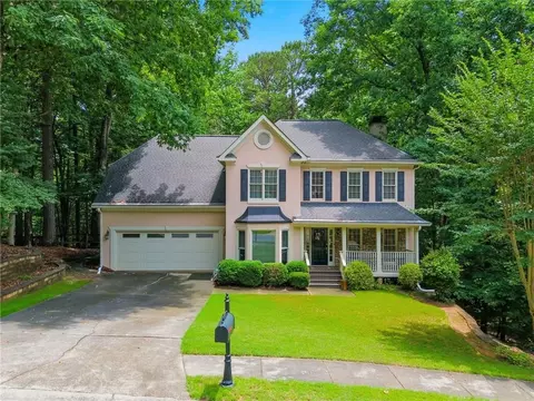 225 Colonial Dr, Woodstock, GA 30189