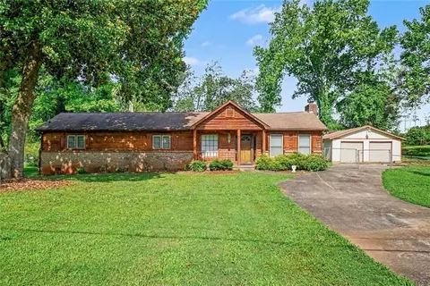 8865 N View Dr, Lithia Springs, GA 30122