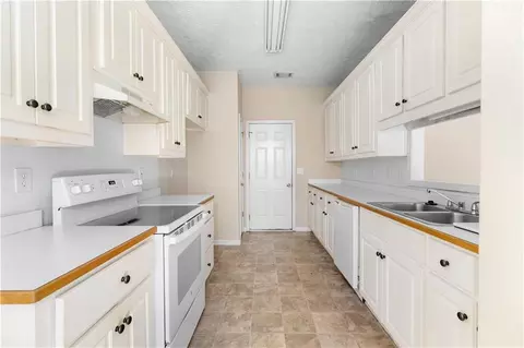 Kitchen - 314 Apache Dr, Canton, GA 30115 photo 1 of 3