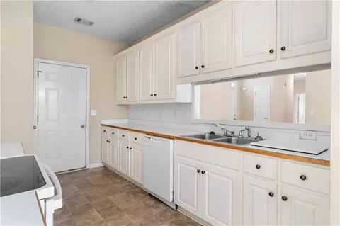 Kitchen - 314 Apache Dr, Canton, GA 30115 photo 3 of 3