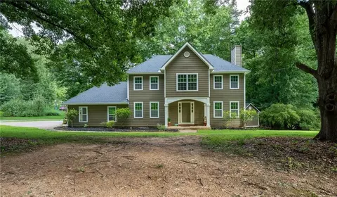 4121 Willow Walk SW, Lilburn, GA 30047