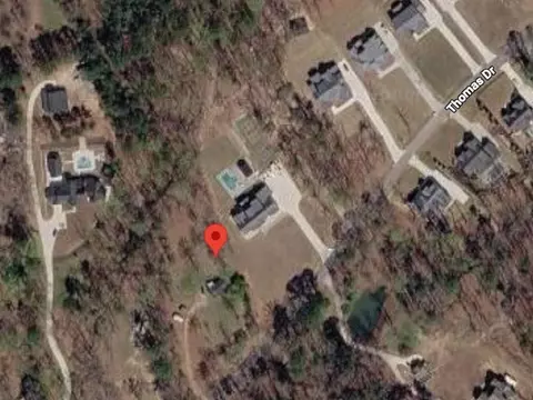 1663 Thomas Dr, Hoschton, GA 30548