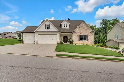221 Morris Creek Dr, Hoschton, GA 30548