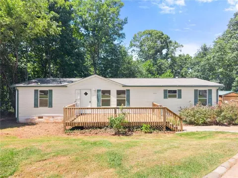 6736 Victoria Ln, Lula, GA 30554