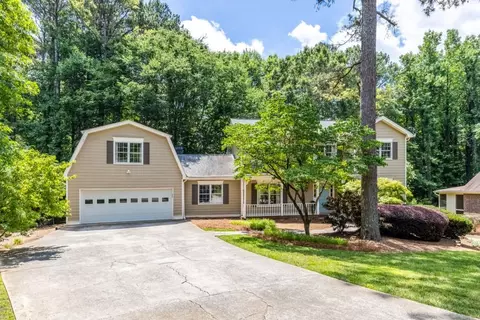 1025 Foxfire Dr, Lawrenceville, GA 30044
