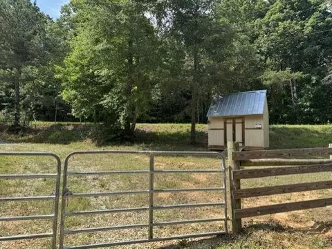 108 Sawtooth Pl, Carnesville, GA 30521