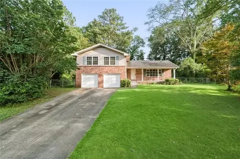 4253 Dunstan Ct, Stone Mountain, GA 30083