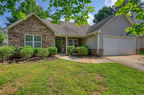 2411 Garnet Ave, Riverdale, GA 30296