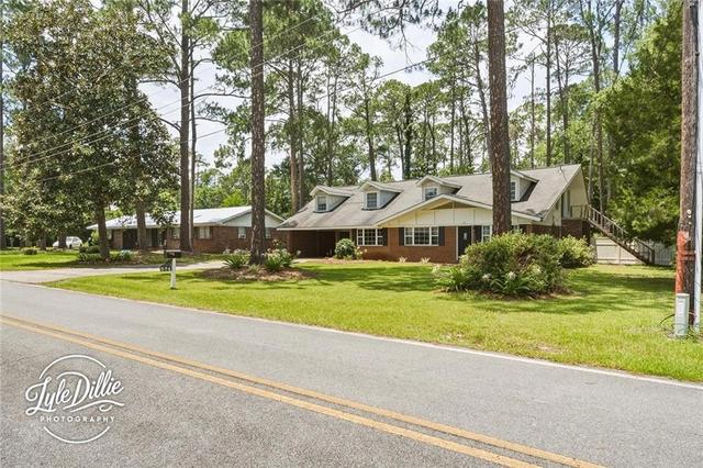 574 S 5th St, Jesup, GA 31545