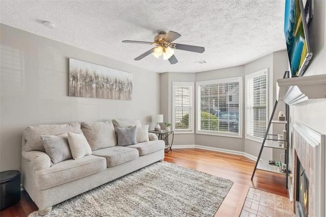 1061 Daventry Xing, Woodstock, GA 30188