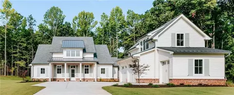 217 Chariot Ct, Jefferson, GA 30549