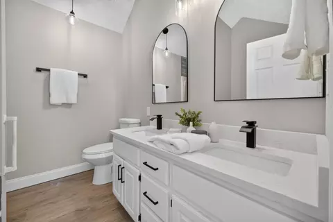 Bath - 11 Willow Ridge Dr, Hampton, GA 30228 photo 1 of 5