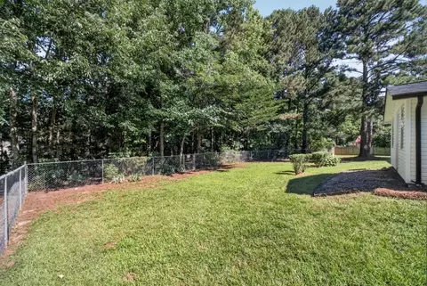 Exterior - 11 Willow Ridge Dr, Hampton, GA 30228 photo 5 of 9
