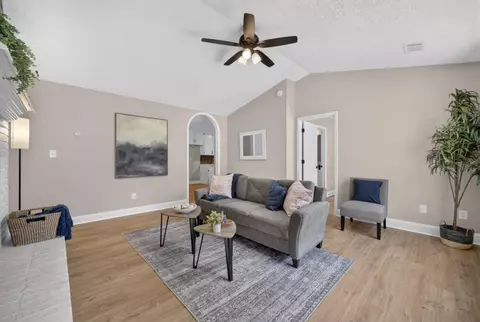 Living - 11 Willow Ridge Dr, Hampton, GA 30228 photo 2 of 2