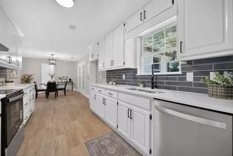 Kitchen - 11 Willow Ridge Dr, Hampton, GA 30228 photo 1 of 4