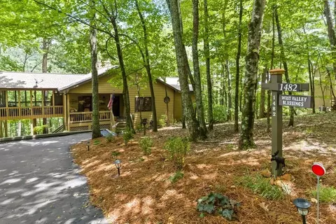 1482 Valley View Dr, Big Canoe, GA 30143
