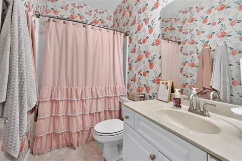 Bath - 323 Oconee Ln, Commerce, GA 30529 photo 1 of 6