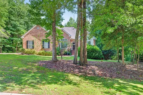 Exterior - 323 Oconee Ln, Commerce, GA 30529 photo 3 of 22