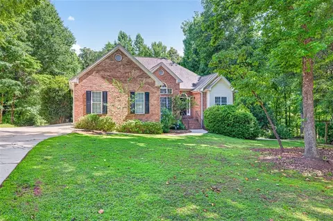 Exterior - 323 Oconee Ln, Commerce, GA 30529 photo 4 of 22