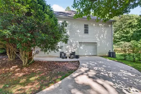 Exterior - 323 Oconee Ln, Commerce, GA 30529 photo 18 of 22