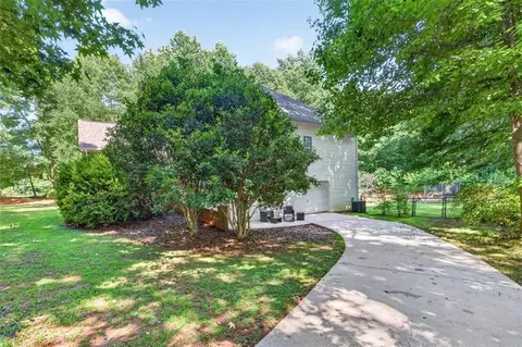 Exterior - 323 Oconee Ln, Commerce, GA 30529 photo 19 of 22