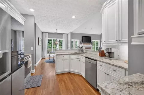 Kitchen - 323 Oconee Ln, Commerce, GA 30529 photo 2 of 5
