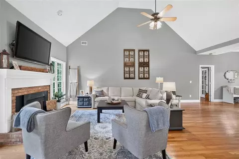 Living - 323 Oconee Ln, Commerce, GA 30529 photo 1 of 3