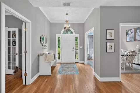 Entry Way - 323 Oconee Ln, Commerce, GA 30529 photo 4 of 5