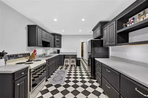 Kitchen - 323 Oconee Ln, Commerce, GA 30529 photo 5 of 5