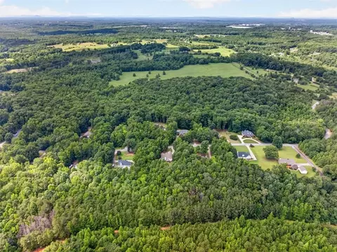 View/Area - 323 Oconee Ln, Commerce, GA 30529 photo 6 of 7