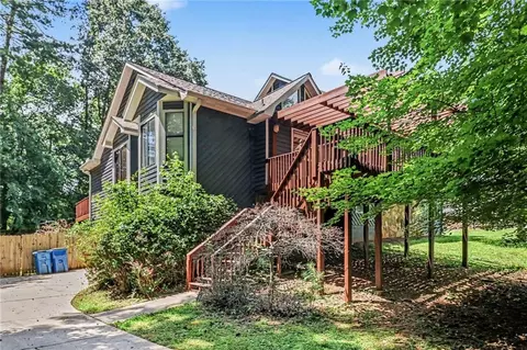 2711 Old Coach Rd, Duluth, GA 30096