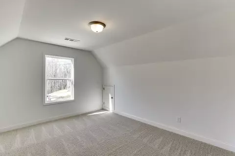 Bedroom - 979 Lakeview, Commerce, GA 30529 photo 5 of 10
