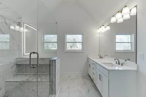 Bath - 929 Lakeview, Commerce, GA 30529 photo 4 of 4