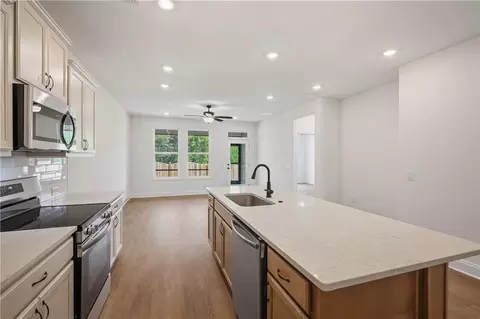 Kitchen - 122 Harmony Cir, Cartersville, GA 30120 photo 2 of 4