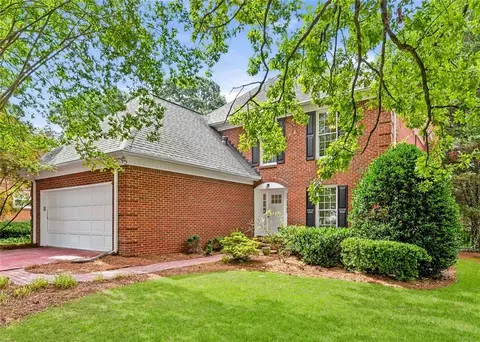579 N Palisades Cir SE, Marietta, GA 30067