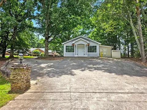 6339 Gaines Ferry Rd # B, Flowery Branch, GA 30542
